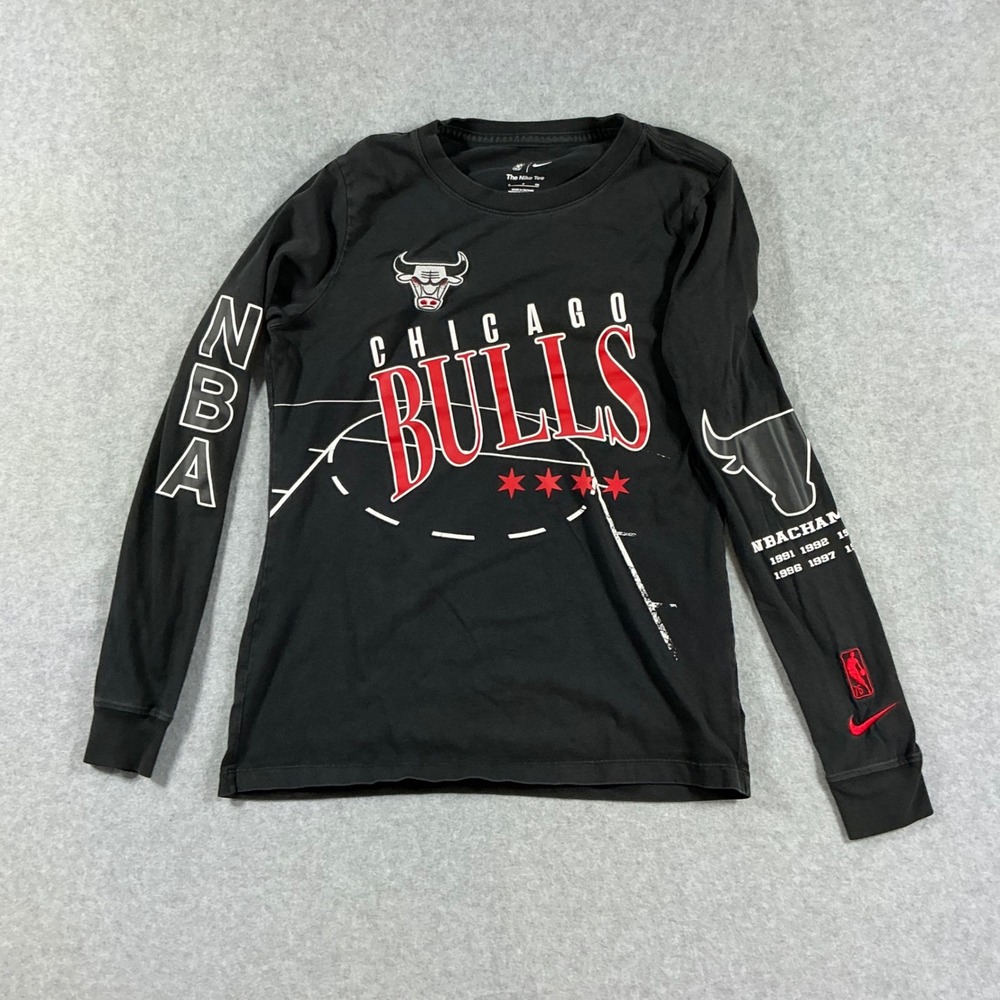 Nike Chicago Bulls NBA Long Sleeve Graphic Tee Black Kids Small Shirt